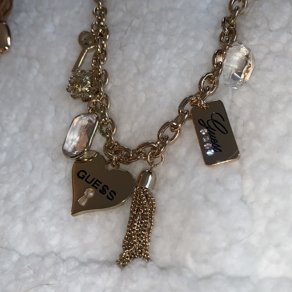 NWOT GUESS Necklace & Bracelet Gold Costume Jewelry - Picture 2 of 10